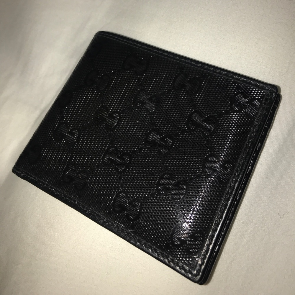 Men’s Gucci wallet